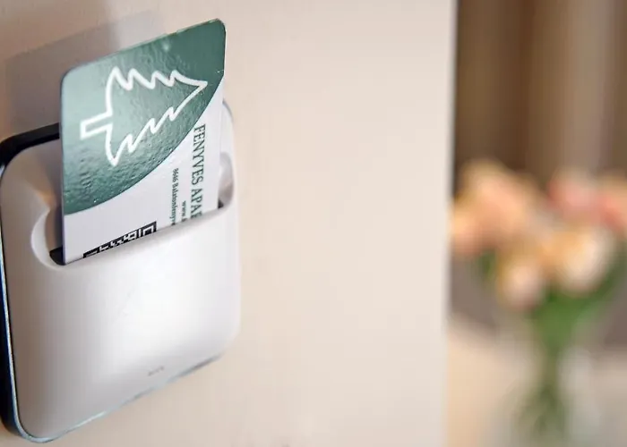 Fenyves * Balatonfenyves